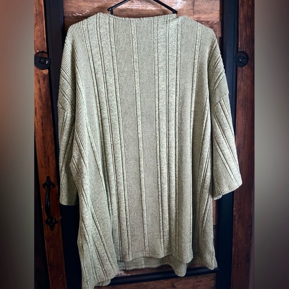 Missguided Sage Green Oversized Knit Sweatshirt - Picture 3 of 3